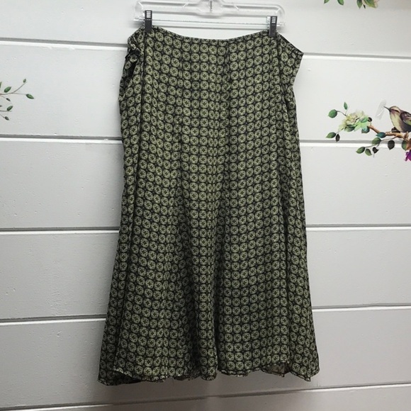 Green Midi A-Line Skirt for Casual Wear - Picture 1 of 2